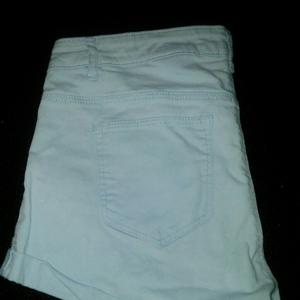 Jean shorts❤️ - Picture 2 of 2